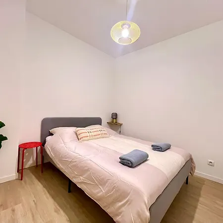 דירה Beautiful 2 Bedroom In Downtown